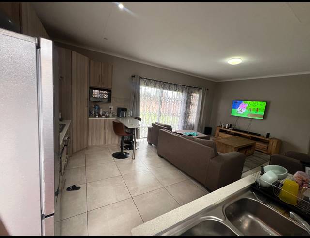 3 BEDROOM TOWNHOUSE TO LET IN WITBANK EXT 10
